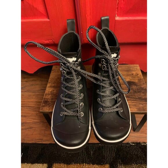 Rocket Dog Women's Size 6 Rainy Day Black Rubber Booties Boots  Barely Worn EUC - Picture 4 of 7